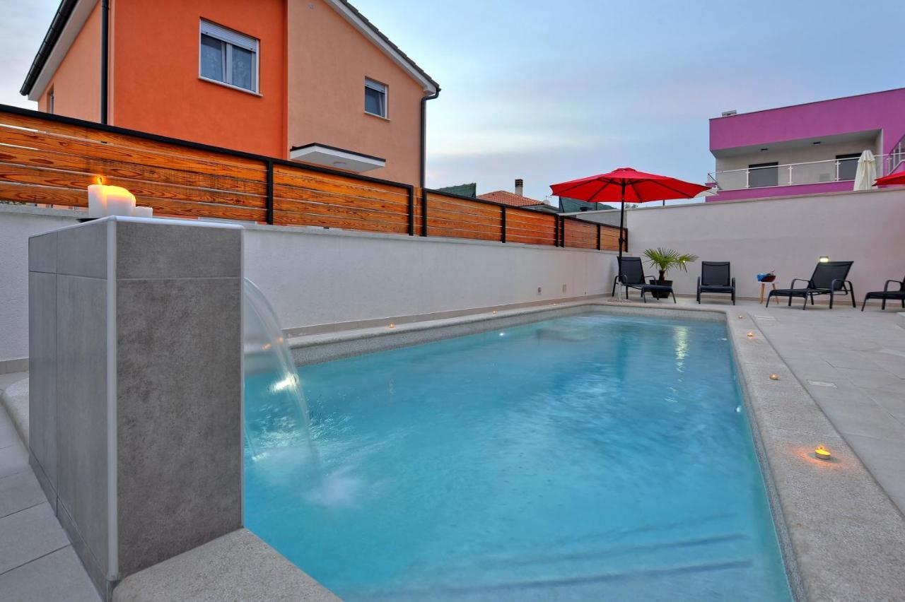 Vila With Private Pool In Village Jadreski *