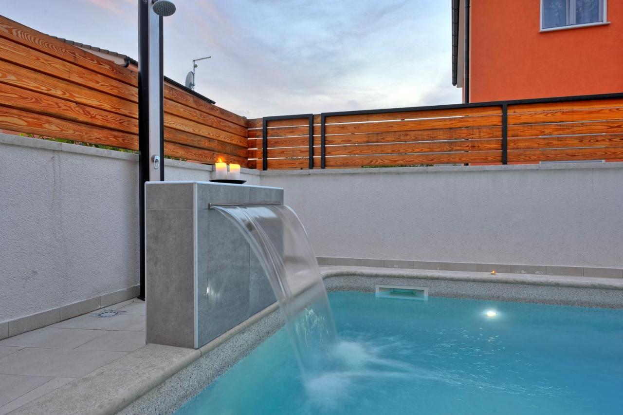 With Private Pool In Village Jadreski Vila *