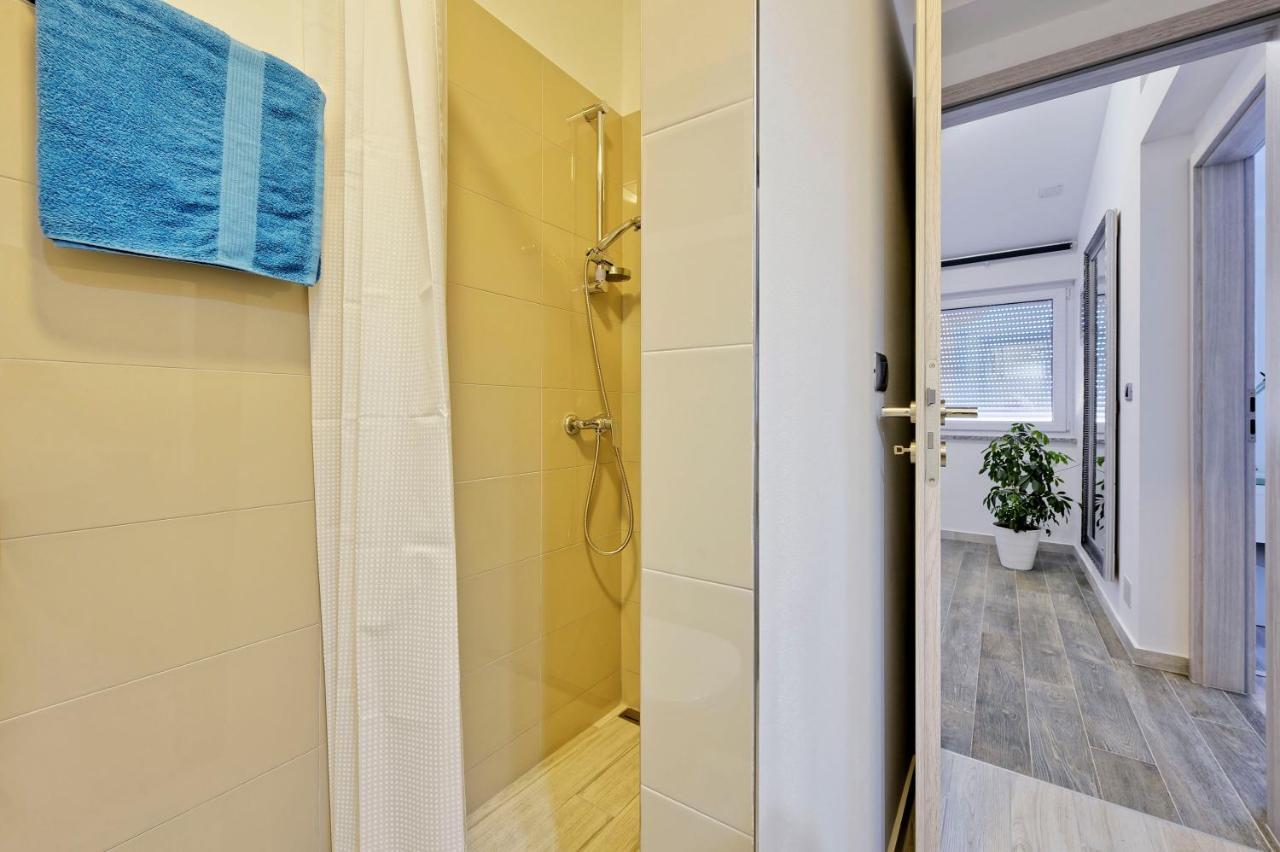 With Private Pool In Village Jadreski Pula