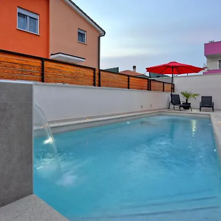 Villa With Private Pool In Village Jadreski Pula Exterior photo