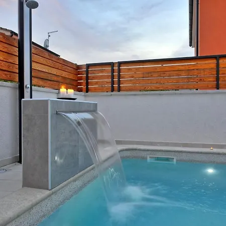 Villa With Private Pool In Village Jadreski Pula Exterior photo
